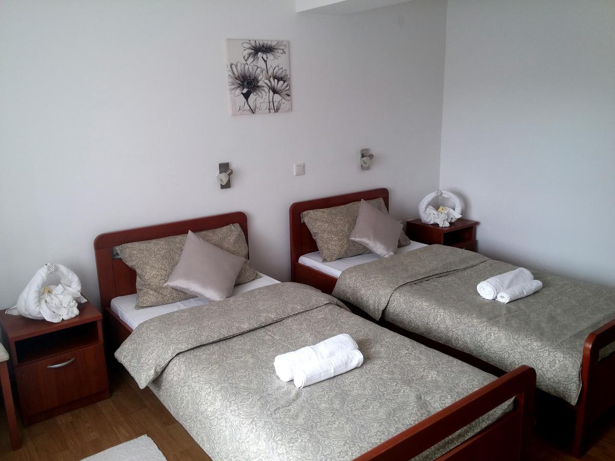 Guest House Domig Licko Lesce Exterior foto