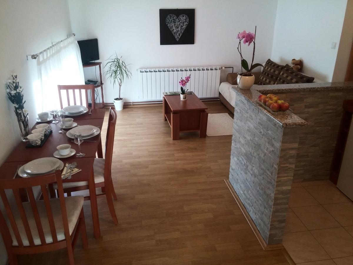 Guest House Domig Licko Lesce Exterior foto