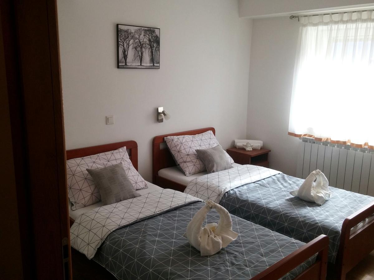 Guest House Domig Licko Lesce Exterior foto
